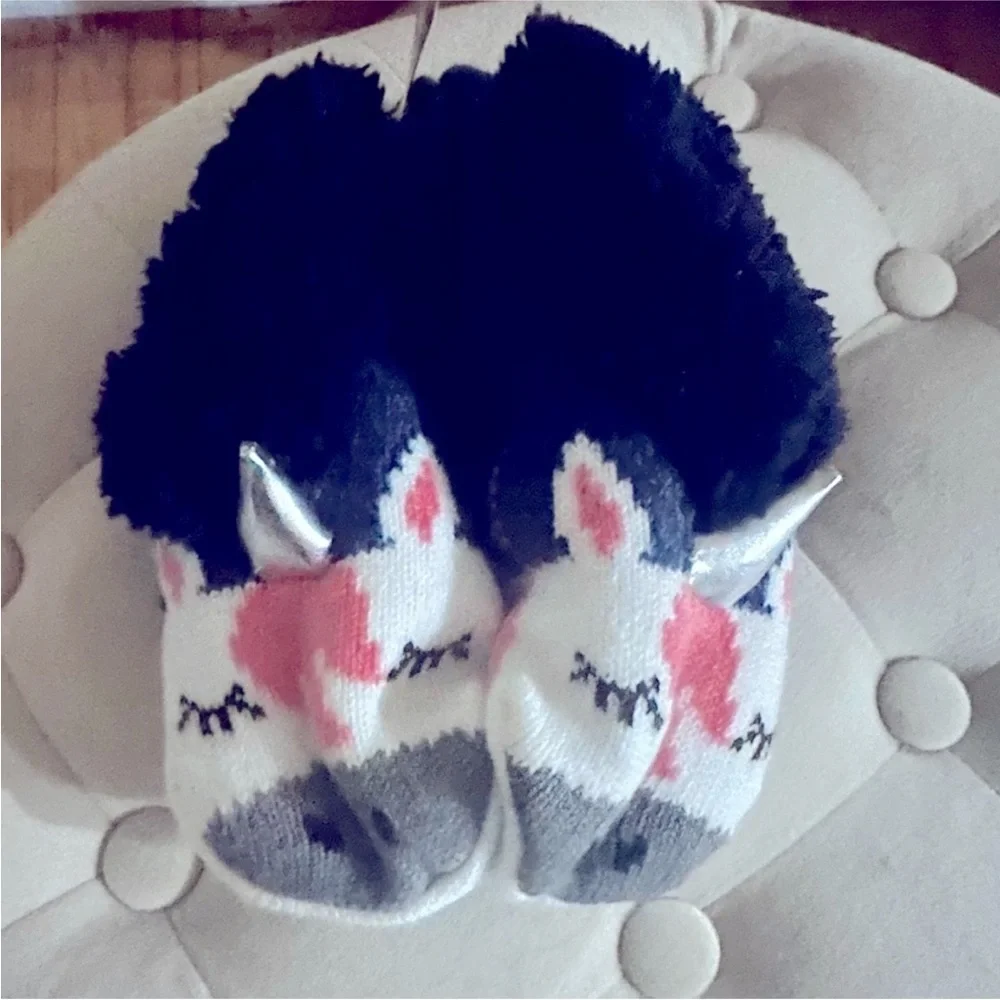 🆕 unicorn fluff soft slippers NWT